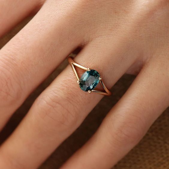 Women's Dual Split Shank Ring