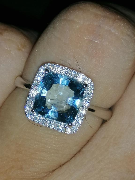 Exquisite 18K White Gold Aquamarine Ring – A Sparkling Ocean Dream in Fine Gold