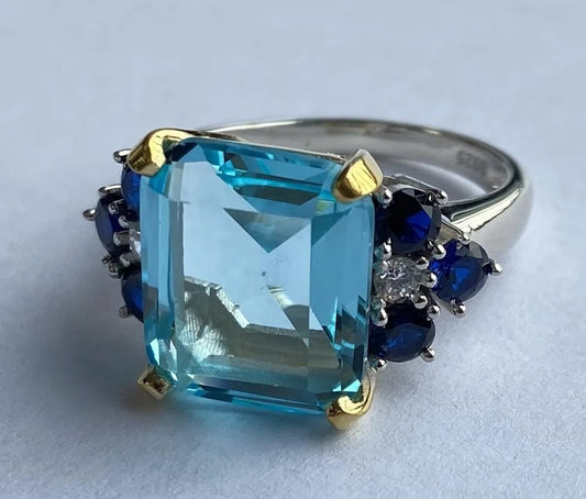 Stunning 5.5ct Emerald - Cut Aquamarine Sapphire Engagement Ring