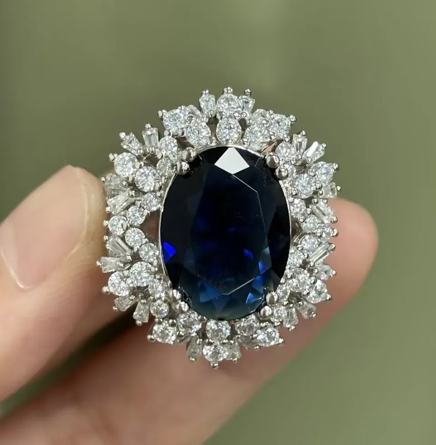 Classic Romance: A Rich 6.75ct Oval Blue Sapphire