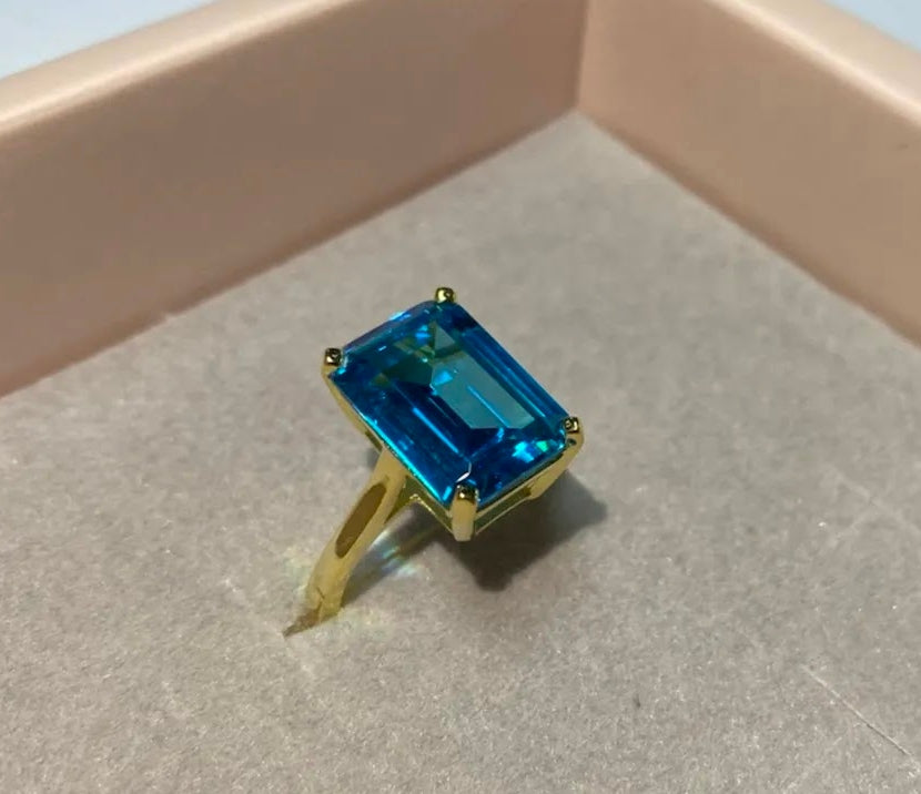 6ct Emerald-Cut Blue Aquamarine Solitaire Ring