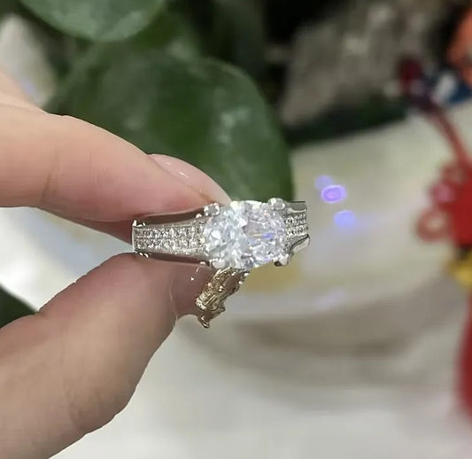 Modern Glamour: 3.5ct Horizontal Oval Brilliance Ring
