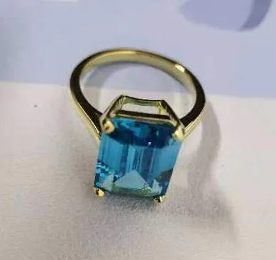 6ct Emerald-Cut Blue Aquamarine Solitaire Ring