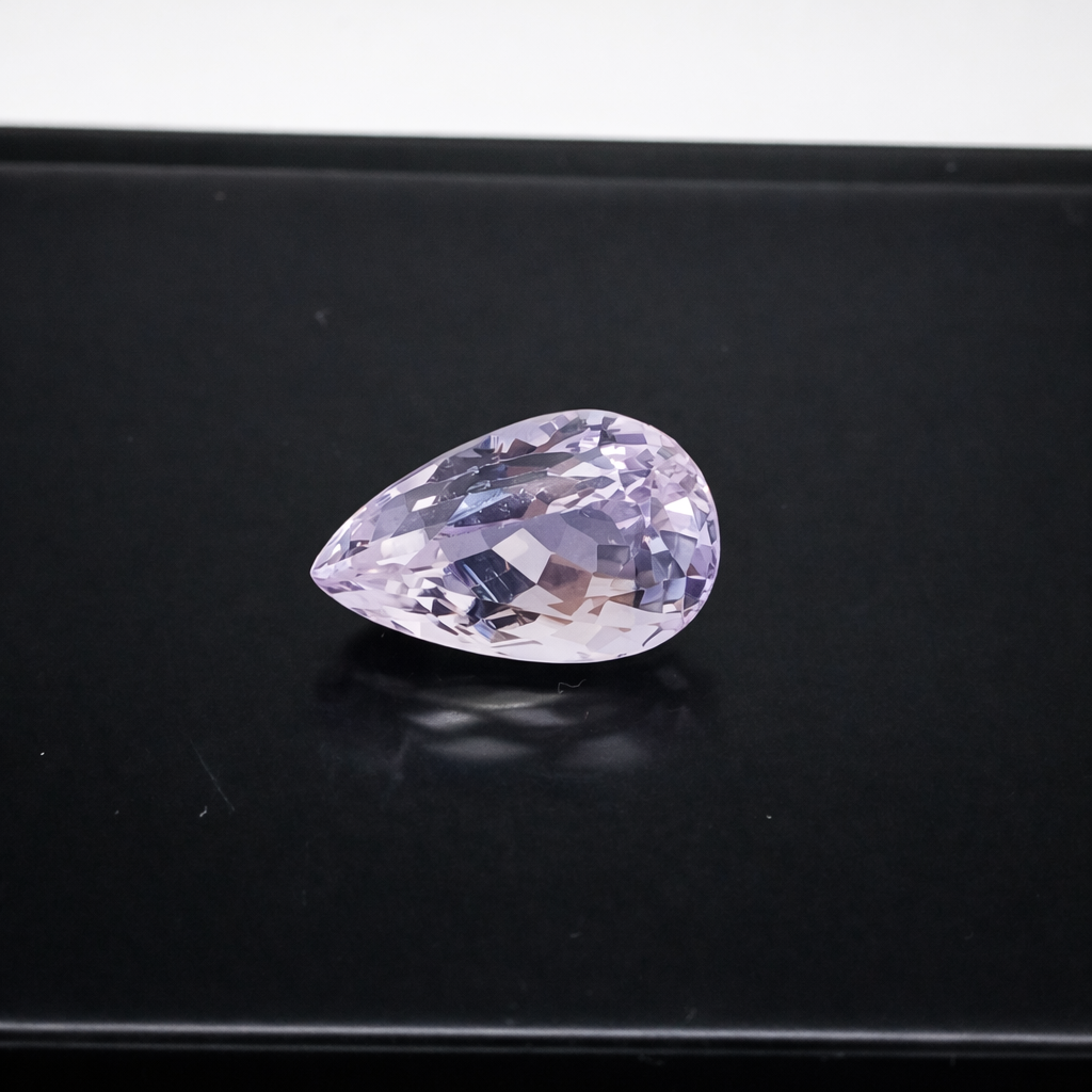 Elegant Pear-Cut Kunzite Gemstone 8.65cts  KZ06 (26)