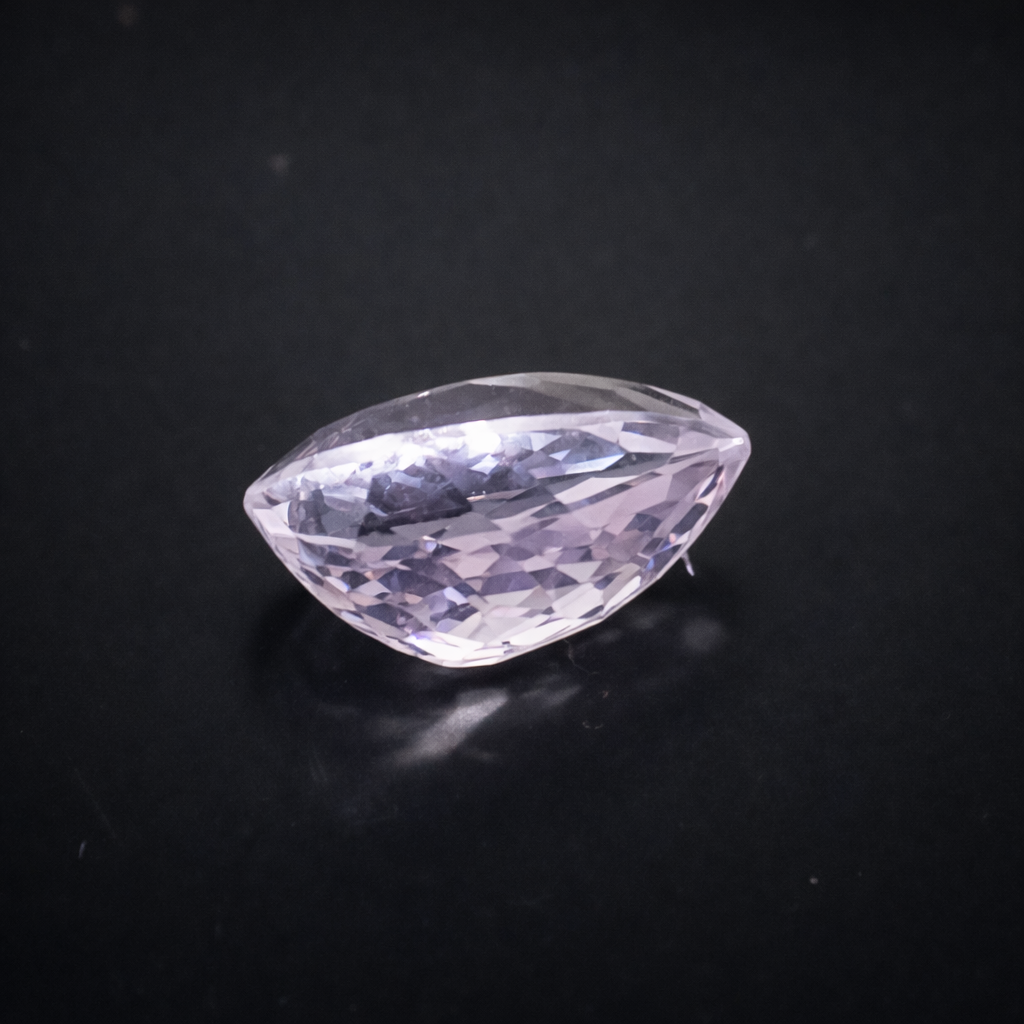 Elegant Pear-Cut Kunzite Gemstone 8.65cts  KZ06 (26)