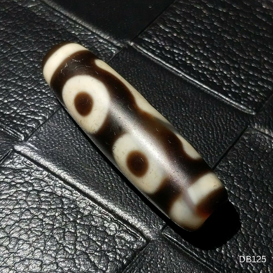 Authentic Natural Tibetan Dzi 3 Eyed Bead DB125