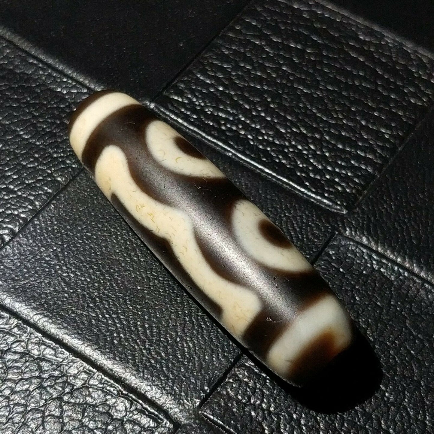 Authentic Natural Tibetan Dzi 3 Eyed Bead DB125