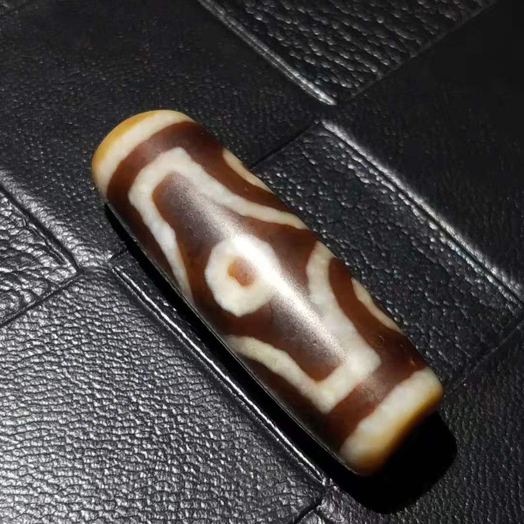 Authentic Natural Tibetan Dzi 6 Eyed Bead DB136