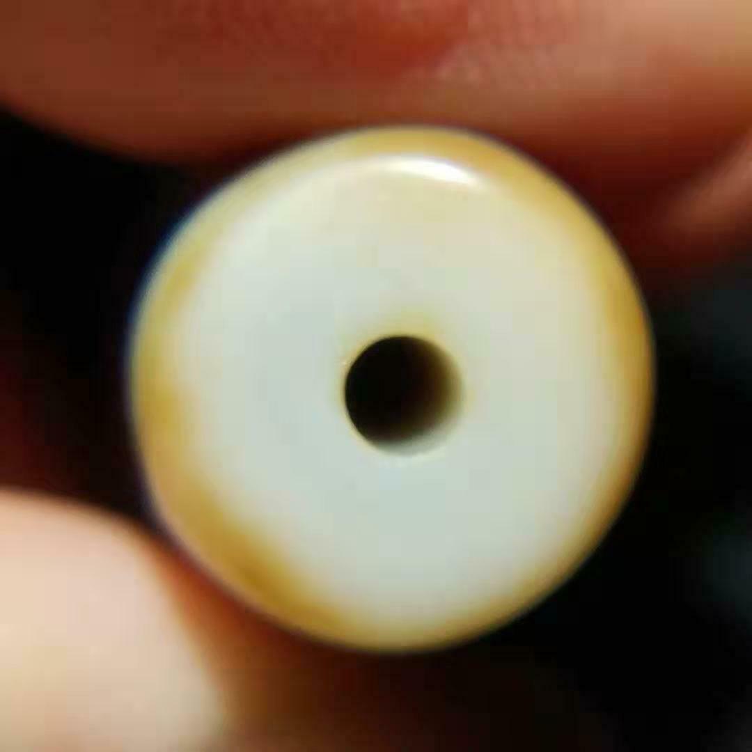 Authentic Natural Tibetan Dzi 6 Eyed Bead DB136