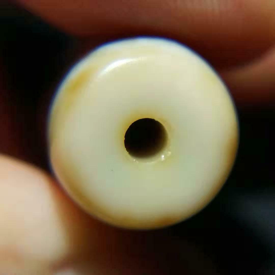 Authentic Natural Tibetan Dzi 6 Eyed Bead DB136