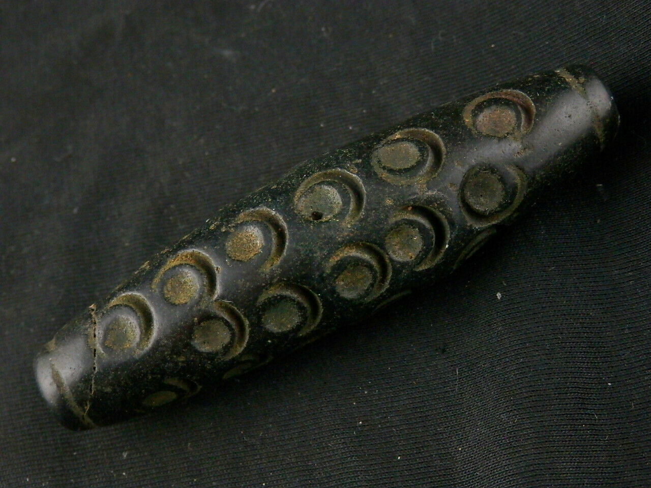 Natural Large Tibetan Magnetic Dzi Hand Carved 34Eyed Bead DB171