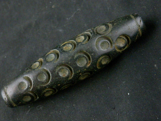 Natural Large Tibetan Magnetic Dzi Hand Carved 34Eyed Bead DB171