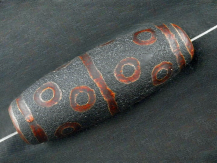 Authentic Natural Large Tibetan Dragon Vein Dzi 14Eyed Bead DB254