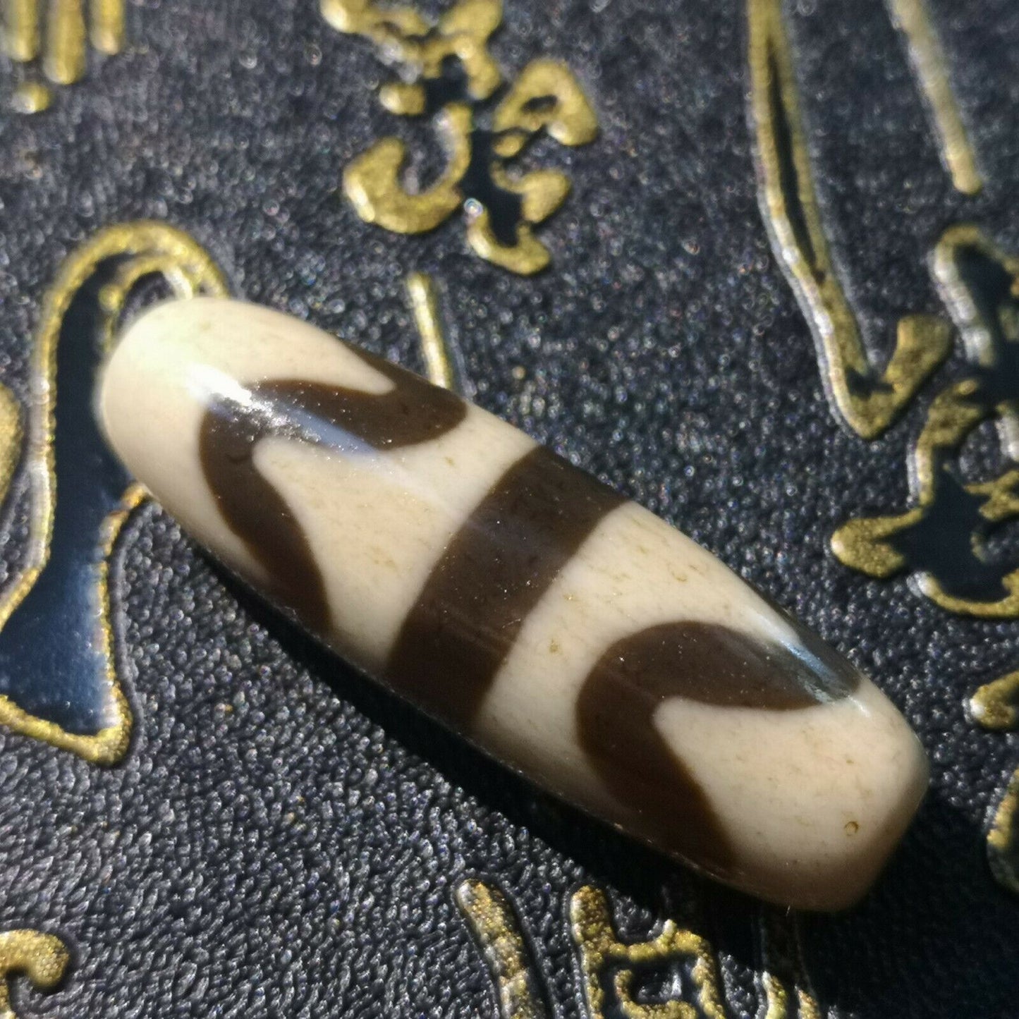 Natural Authentic Tibetan Double tiger teeth dZi Bead