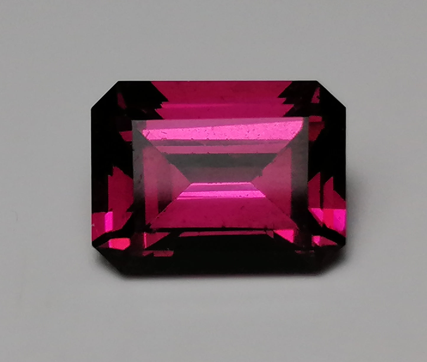 Natural Swiss Lab Certified Garnet: Sparkling Pink 2.08ct- GA02E (24)