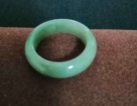 NATURAL JADE WOMEN RING (size 8mm) JB107