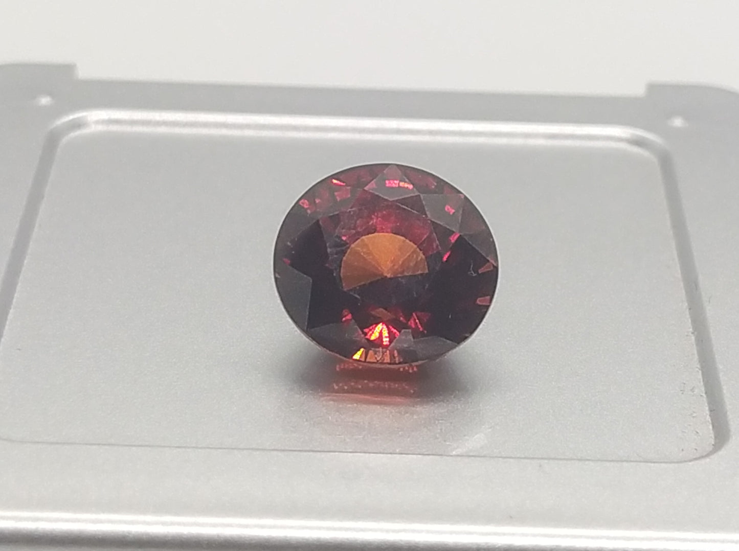 Natural Certified Garnet: Maroon Marvel 10.65cts- NA10 (24)