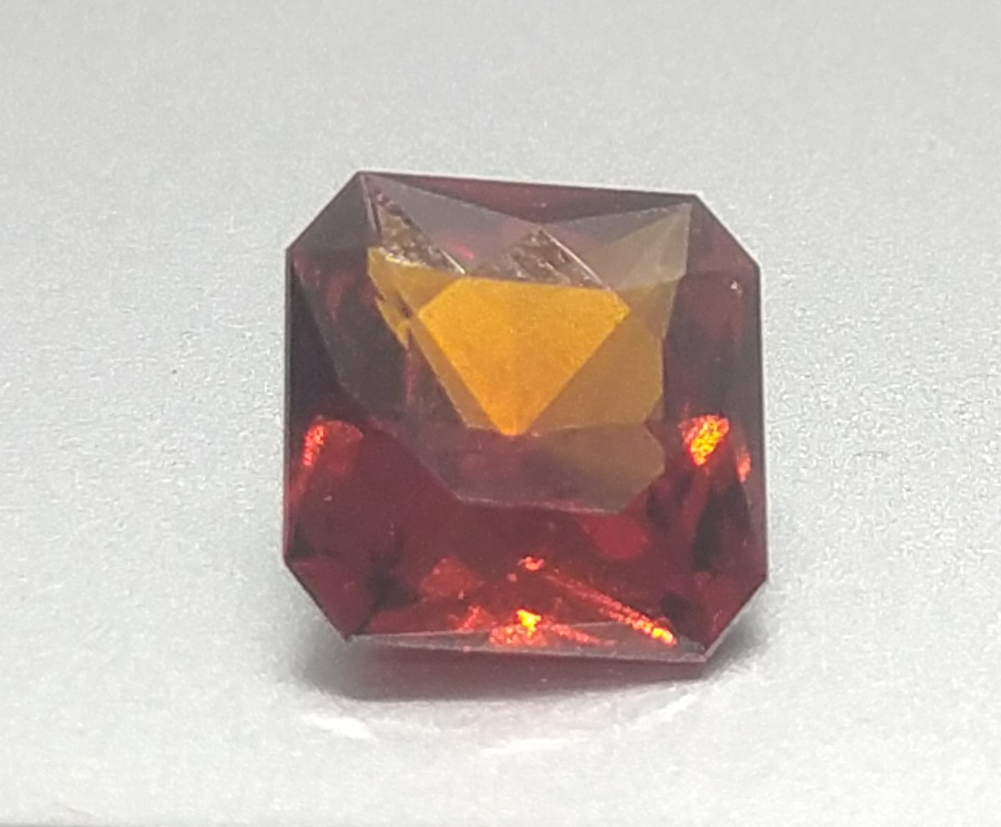 Natural Certified Garnet: Radiant Rouge 4.66cts- NA11 (24)