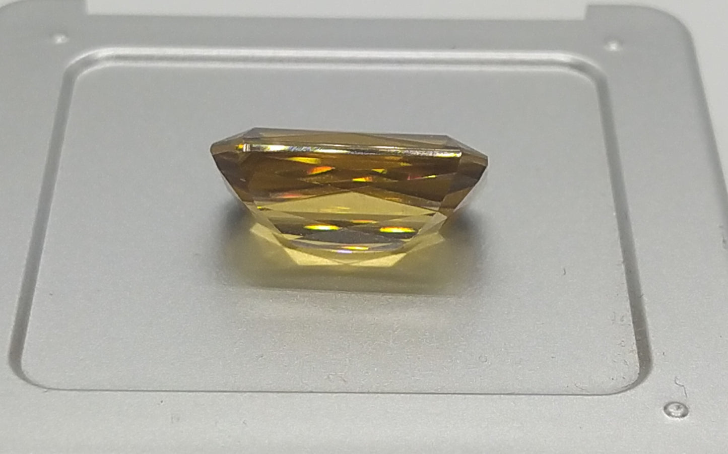 Natural Certified Zircon: Golden Glimmer 18.34cts- NA12 (24)