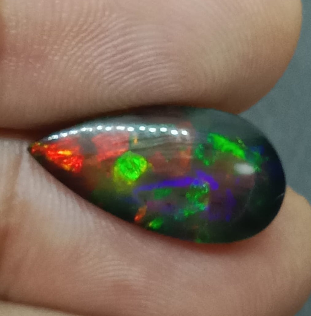 Natural Certified Black Opal: Cosmic Harmony 5.13cts- NA31 (24)