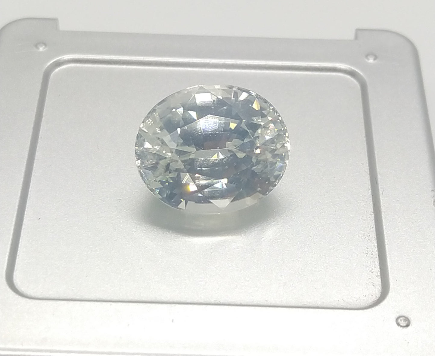 Natural Certified Zircon: Clear Zircon 25.89cts- NA6 (24)