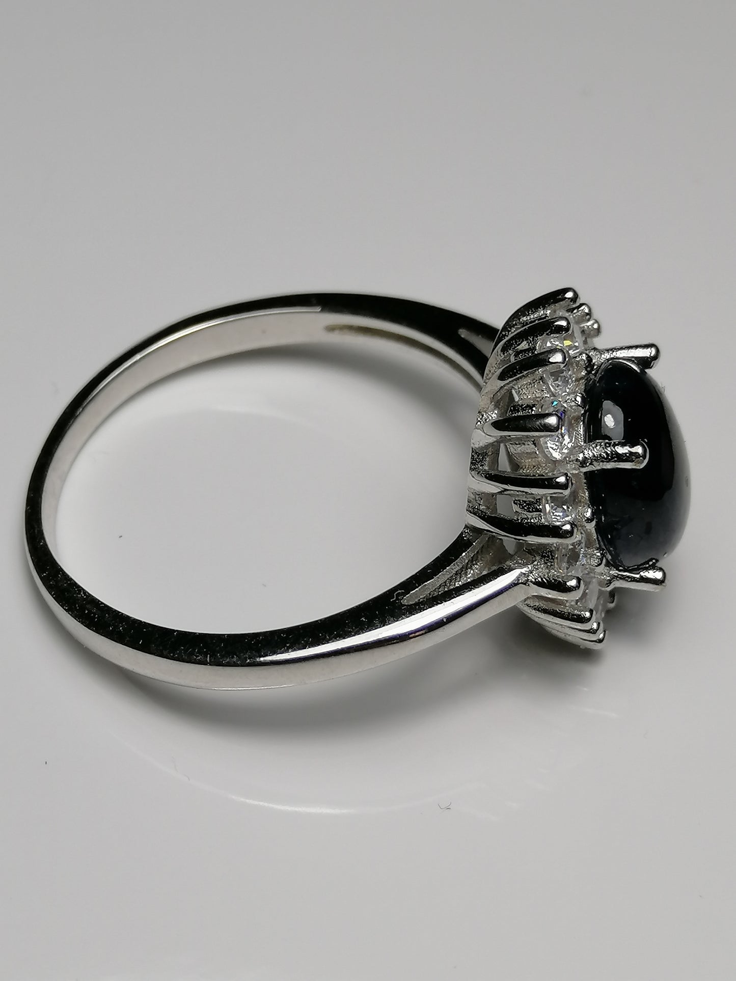 SWISS LAB CERTIFIED 925 SILVER RING WITH NATURAL SAPPHIRE (SIZE 7.5) SR29