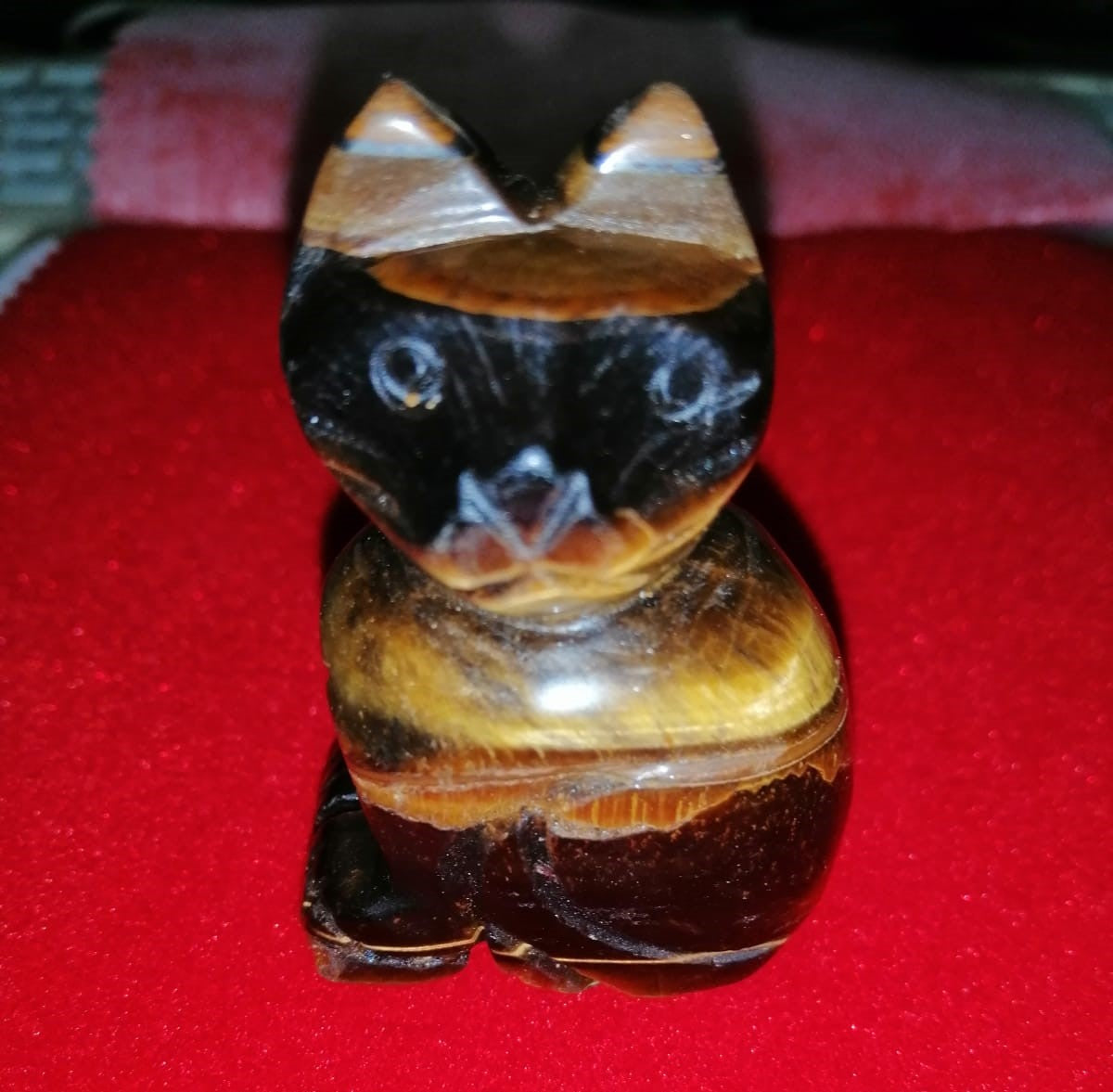 CARVED TIGER EYE GEM CAT FIGURINE