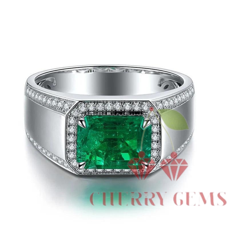 Regal Emerald Brilliance: Luxurious Diamond Halo Ring