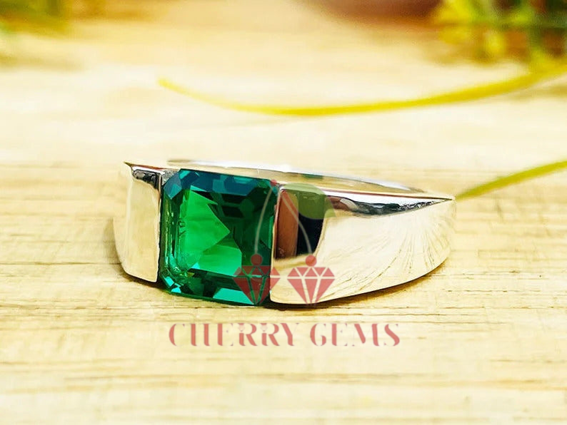 Nature's Jewel: Captivating Emerald Ring