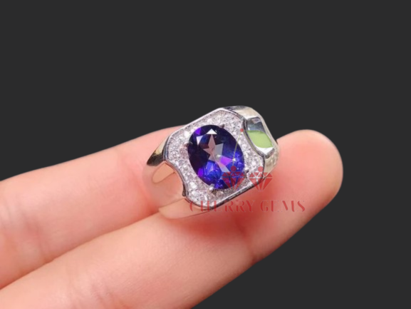 Dazzling Tanzanite Treasure: Premium Gemstone Ring