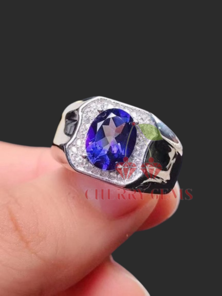 Dazzling Tanzanite Treasure: Premium Gemstone Ring