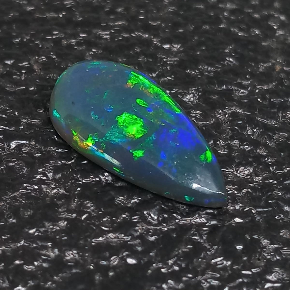 Natural Black Opal: Luminous Jewel 4.80cts- BO4 (24)