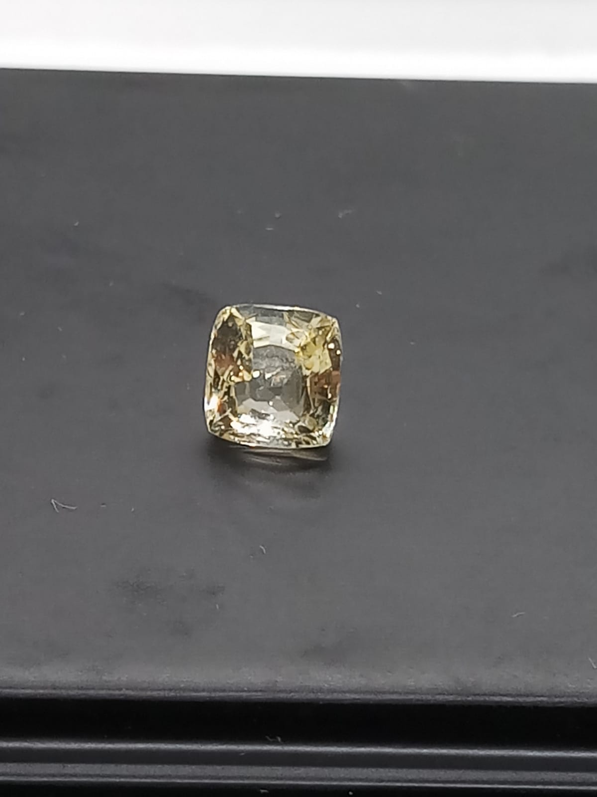 Natural Unheated Yellow Sapphire: Golden Sunburst 3.12cts- YS1 (24)