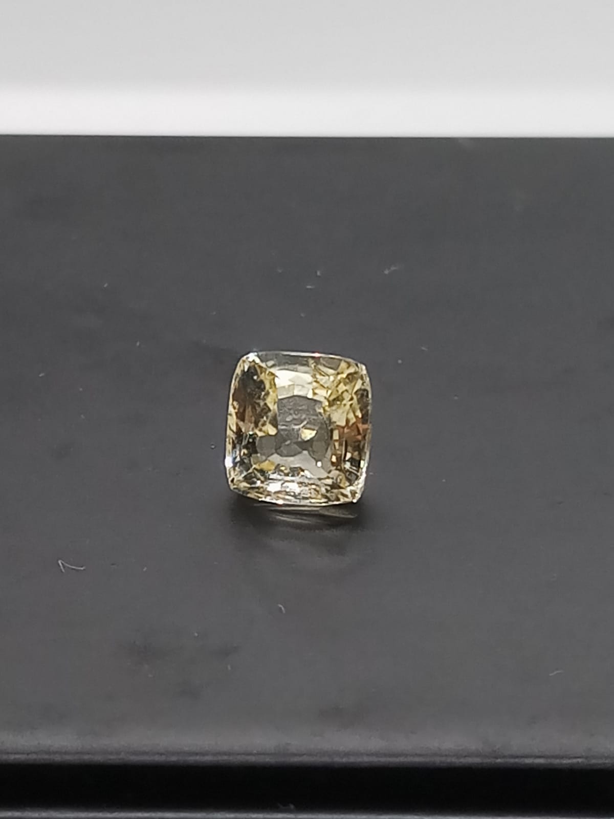 Natural Unheated Yellow Sapphire: Golden Sunburst 3.12cts- YS1 (24)