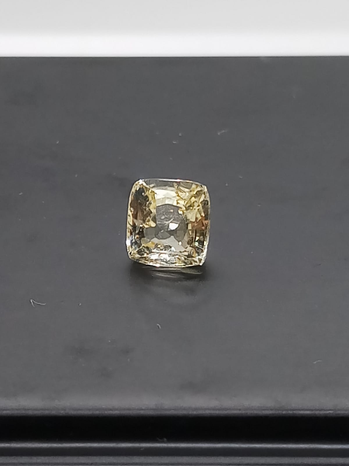 Natural Unheated Yellow Sapphire: Golden Sunburst 3.12cts- YS1 (24)