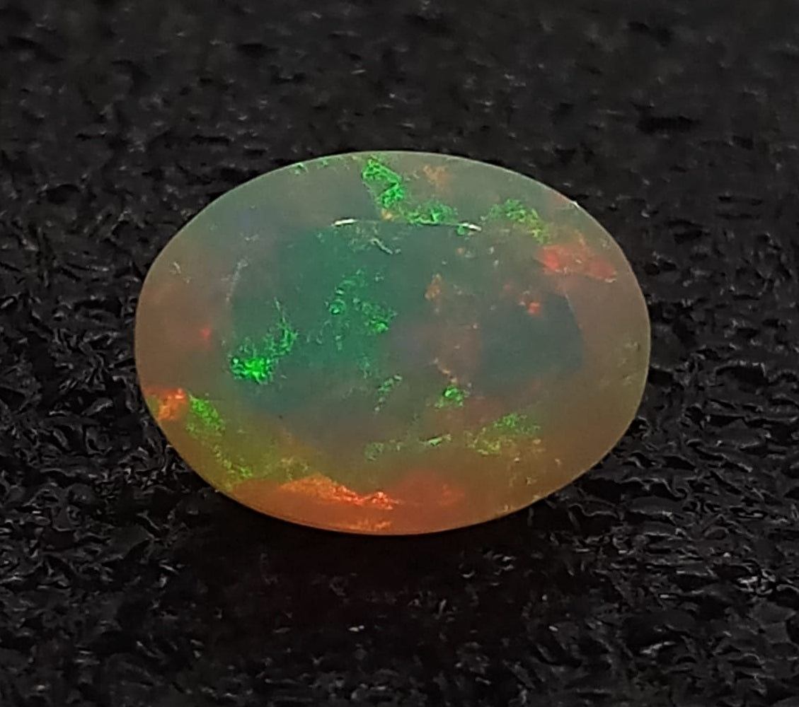 Natural White Opal: Frost light Spark 3.35cts- WO10 (24)