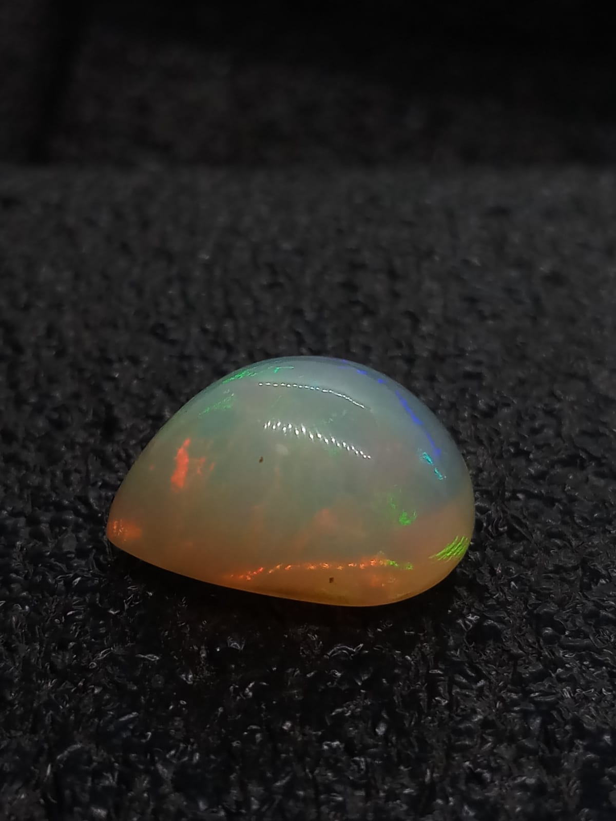 Natural White Opal: Opalescent Frost 11.3cts- WO4 (24)