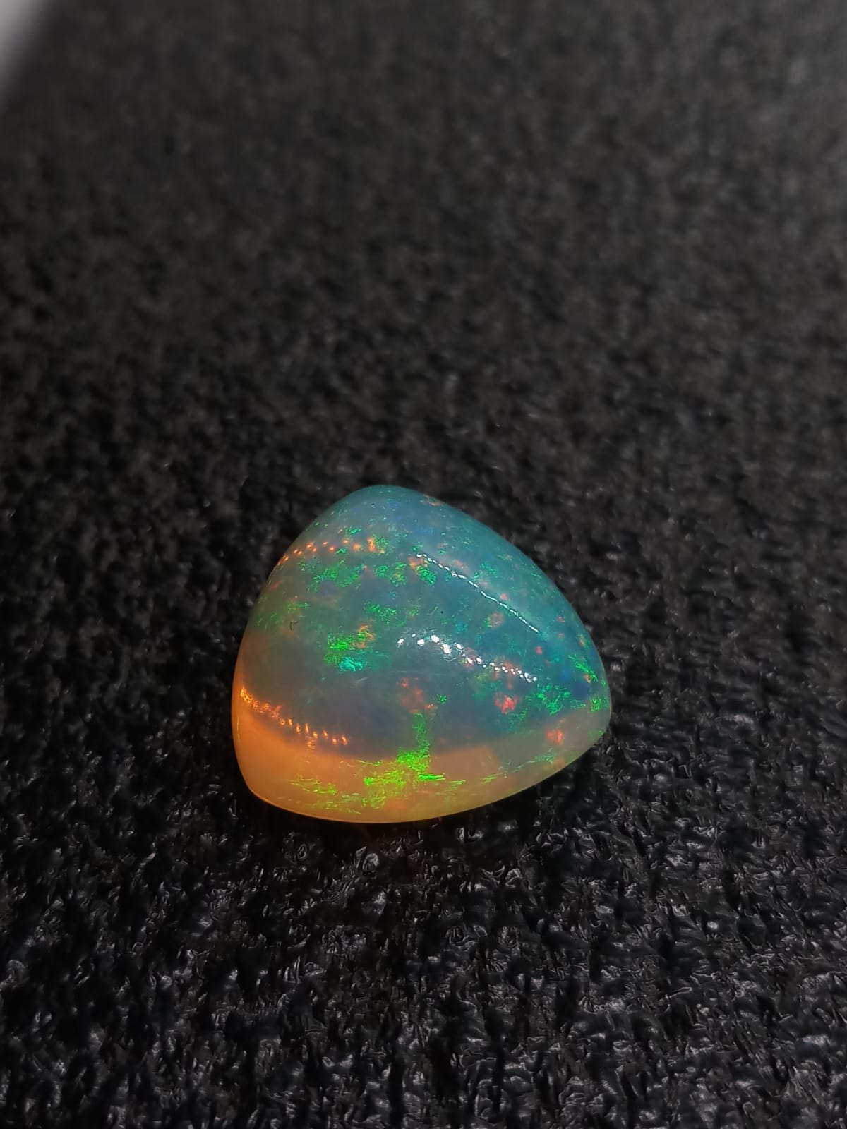 Natural White Opal 21.00cts- WO1 (24)