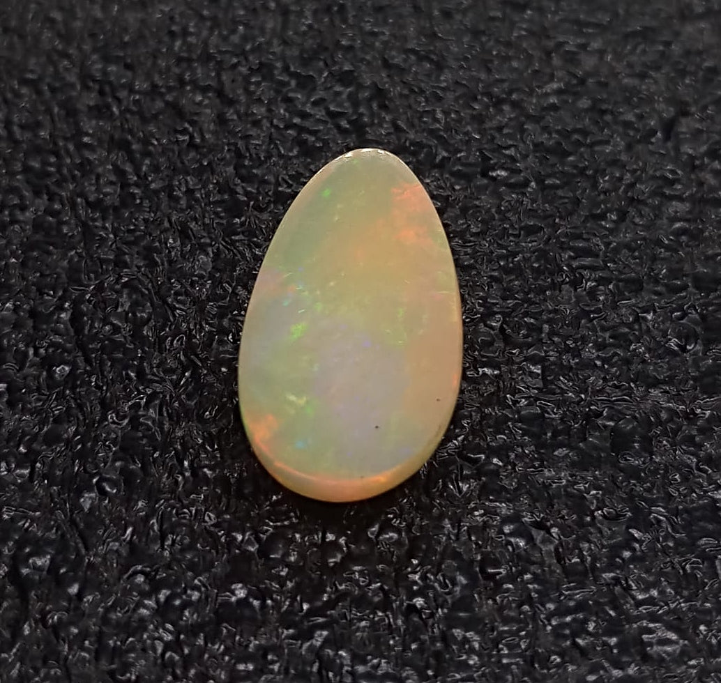 Natural White Opal: Opalescent Celestia 7.15cts- WO5 (24)