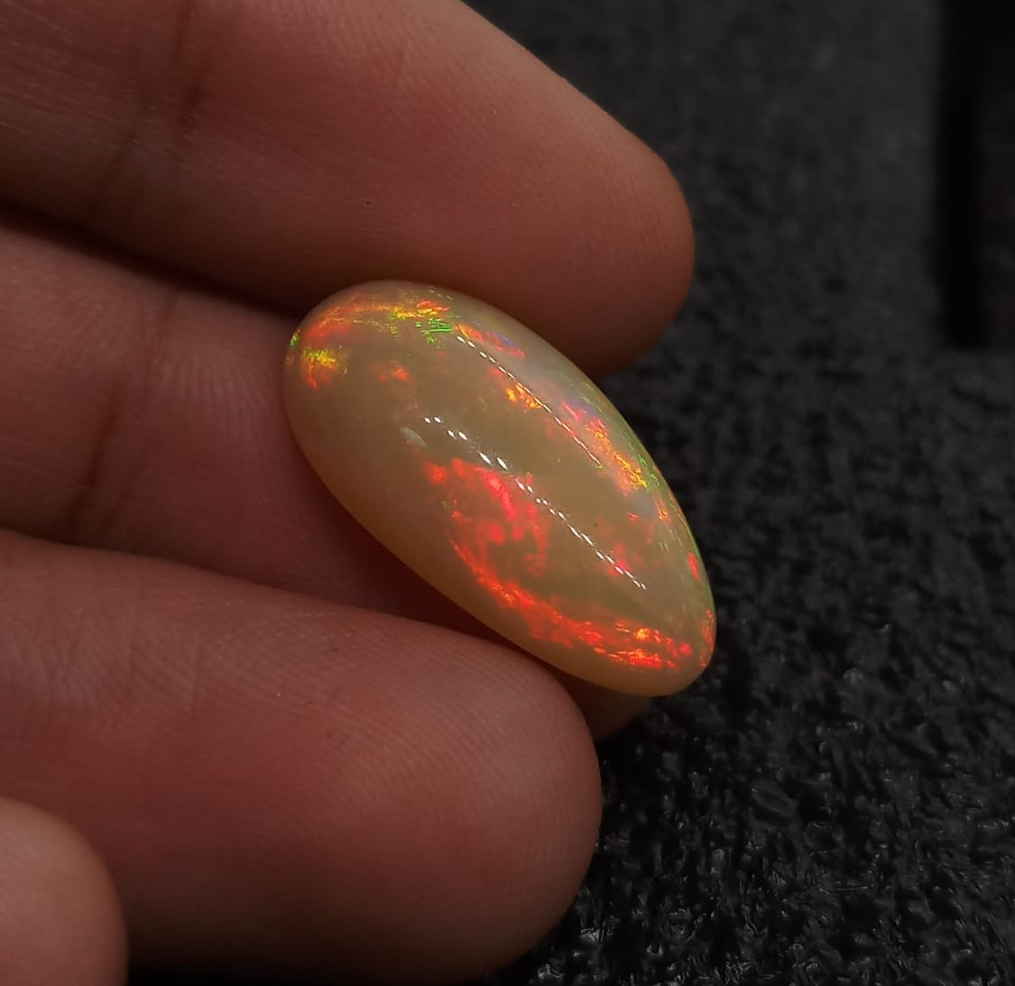 Natural White Opal: Opalescent Celestia 7.15cts- WO5 (24)