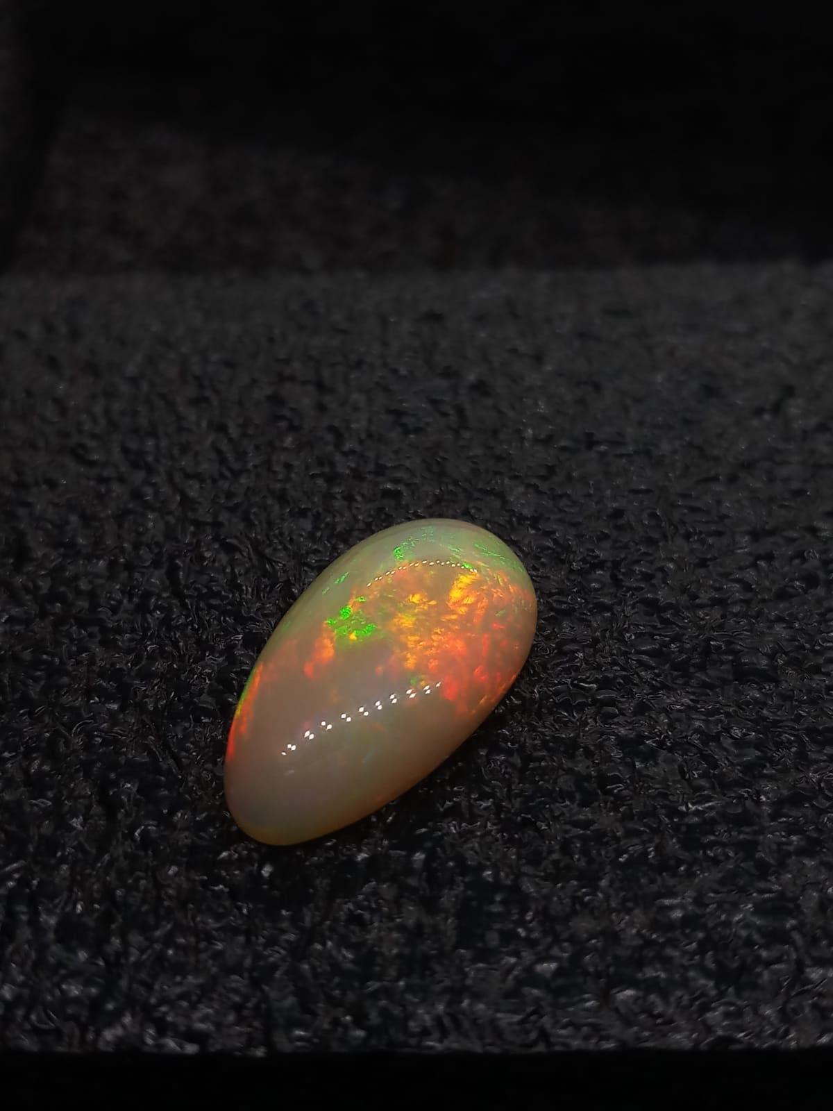 Natural White Opal: Opalescent Celestia 7.15cts- WO5 (24)