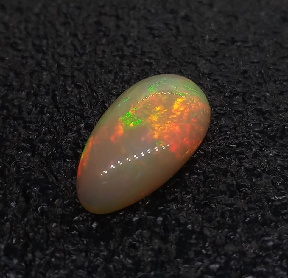 Natural White Opal: Opalescent Celestia 7.15cts- WO5 (24)