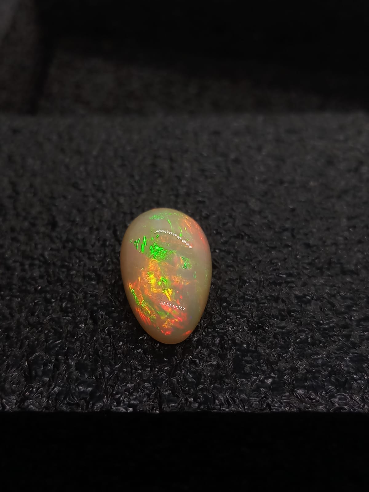 Natural White Opal: Opalescent Celestia 7.15cts- WO5 (24)