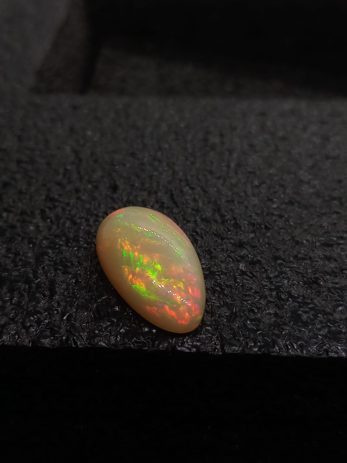 Natural White Opal: Opalescent Celestia 7.15cts- WO5 (24)