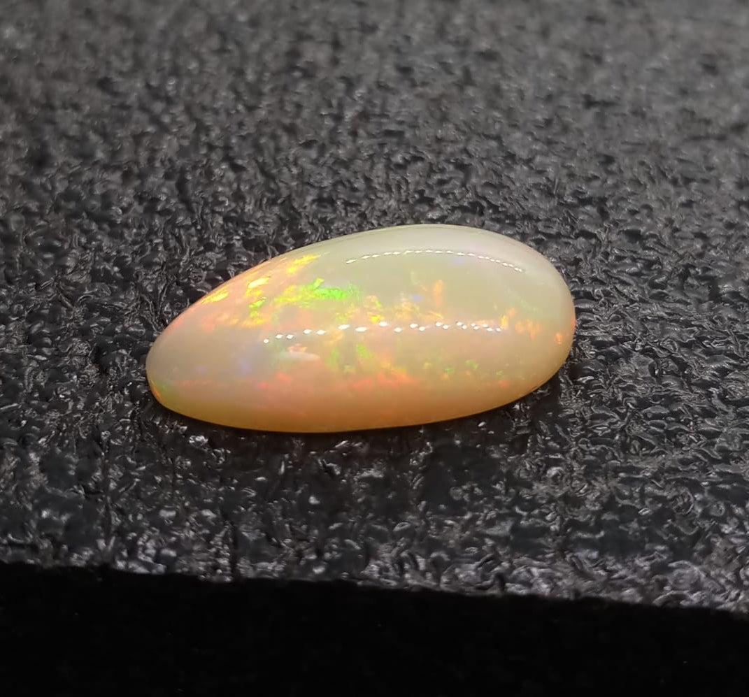 Natural White Opal: Opalescent Celestia 7.15cts- WO5 (24)