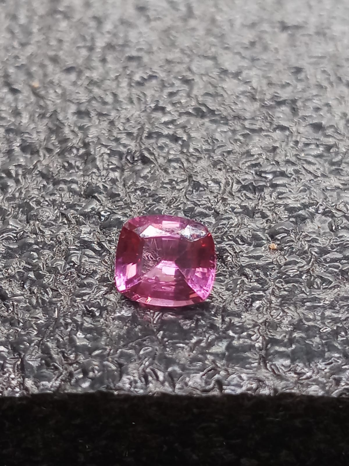 Natural Certified  Spinel: Pink Passion  1.00ct- SP2 (24)