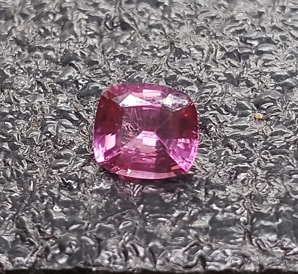 Natural Certified  Spinel: Pink Passion  1.00ct- SP2 (24)