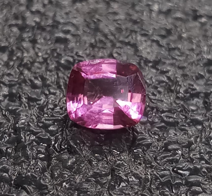 Natural Certified  Spinel: Pink Passion  1.00ct- SP2 (24)