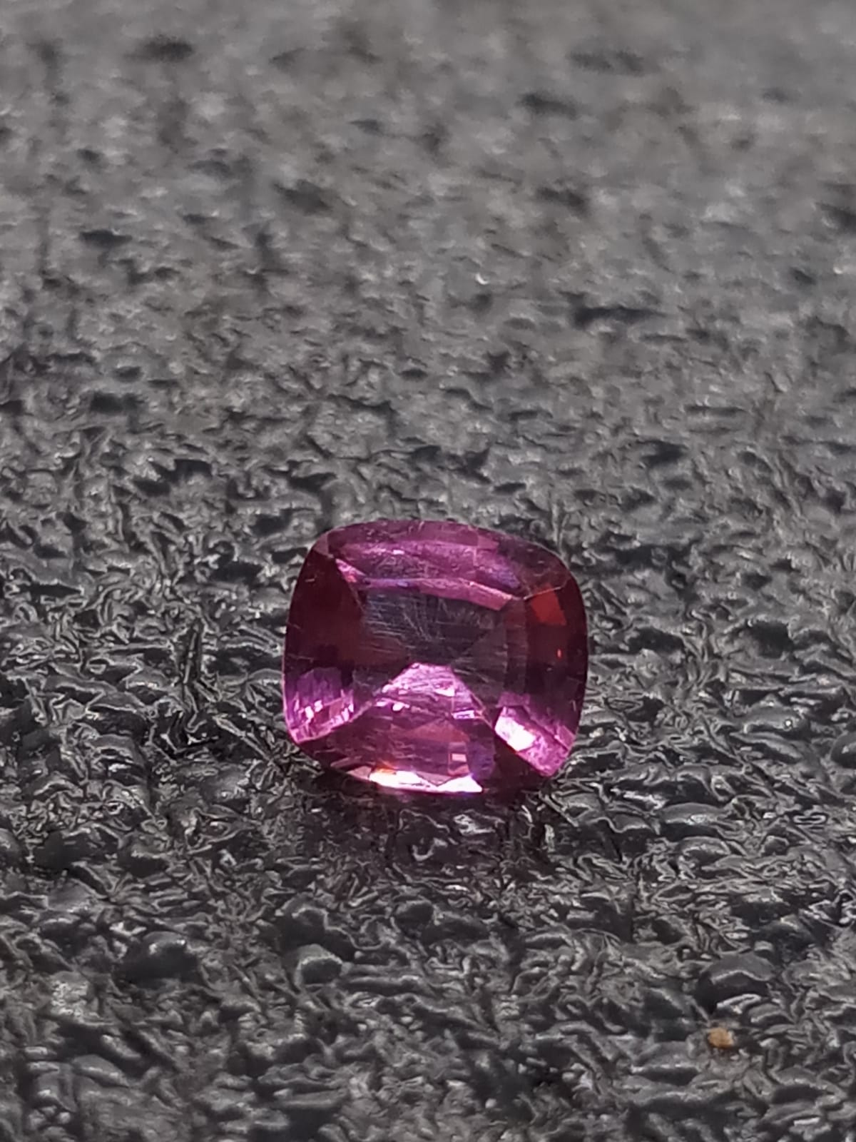 Natural Certified  Spinel: Pink Passion  1.00ct- SP2 (24)