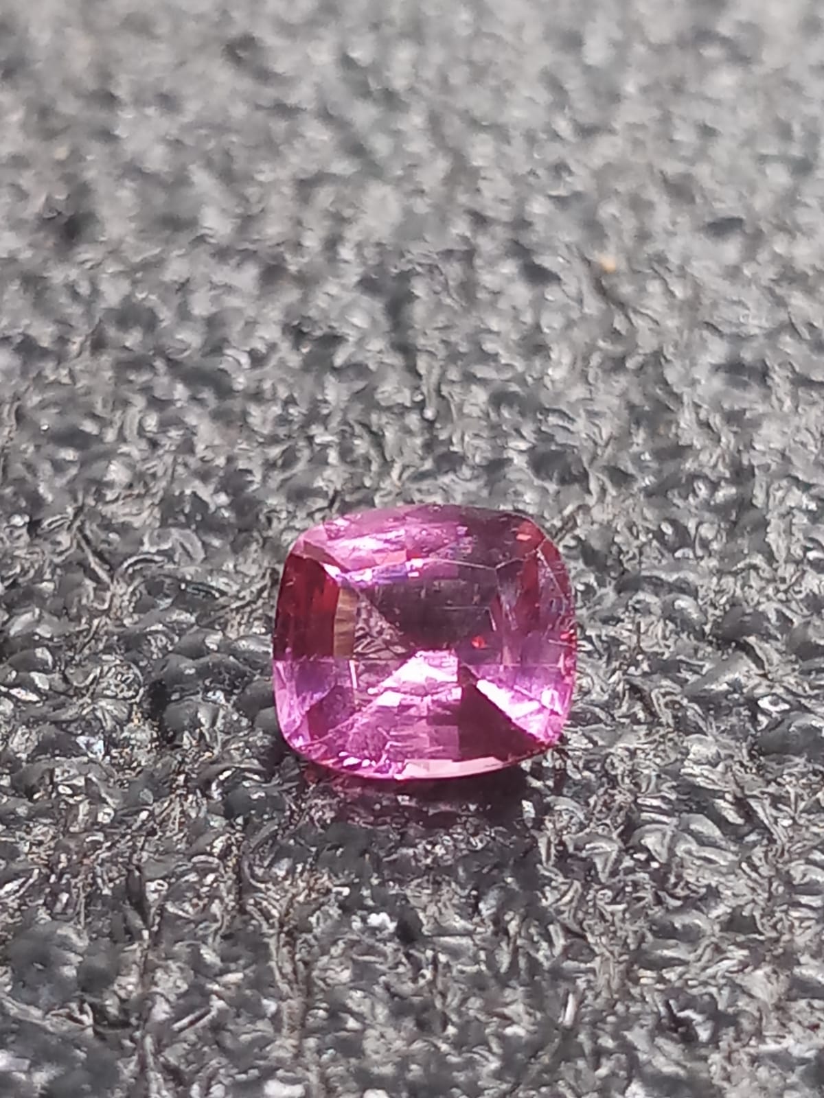 Natural Certified  Spinel: Pink Passion  1.00ct- SP2 (24)